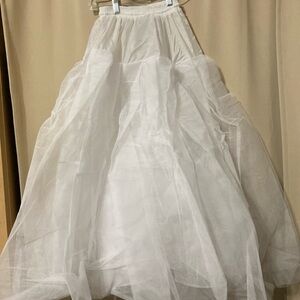 Elegant White Tulle Skirt